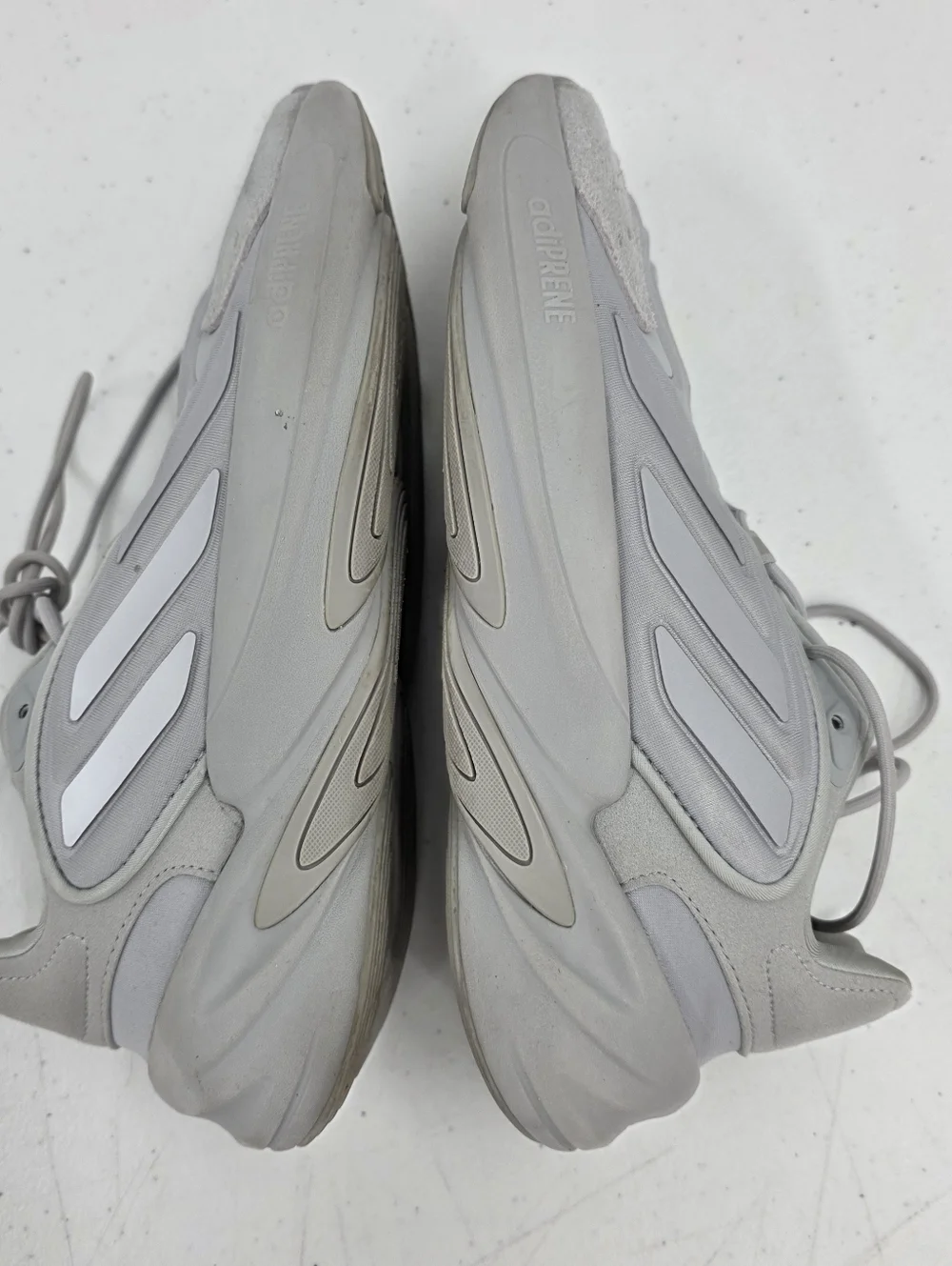adidas Originals Ozelia‎ Men's Silver Triple Grey Shoe Sneakers HO4252 Size 7.